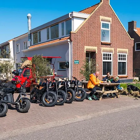 Guesthouse Ouddorp Connection 2*