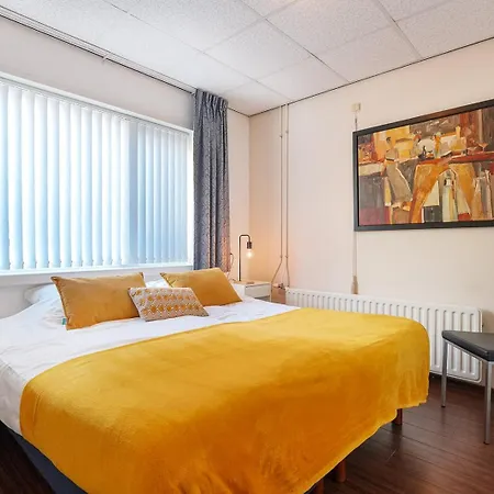 Guesthouse Ouddorp Connection فندق