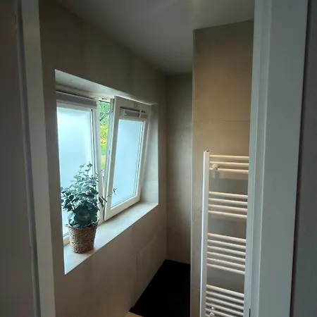 فندق Guesthouse Ouddorp Connection 2*