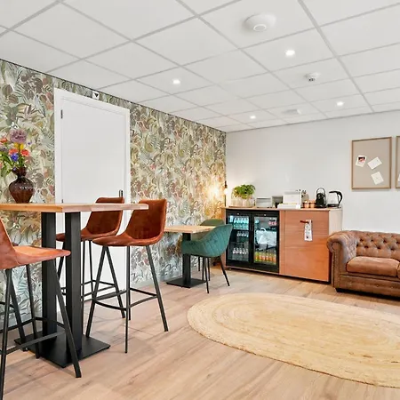 Connection Hotel 3*