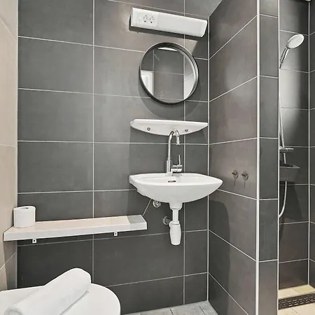 Connection Hotel 3*