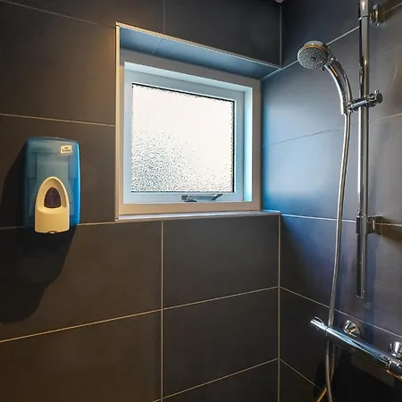 Ouddorp Connection Guesthouse אאודורפ